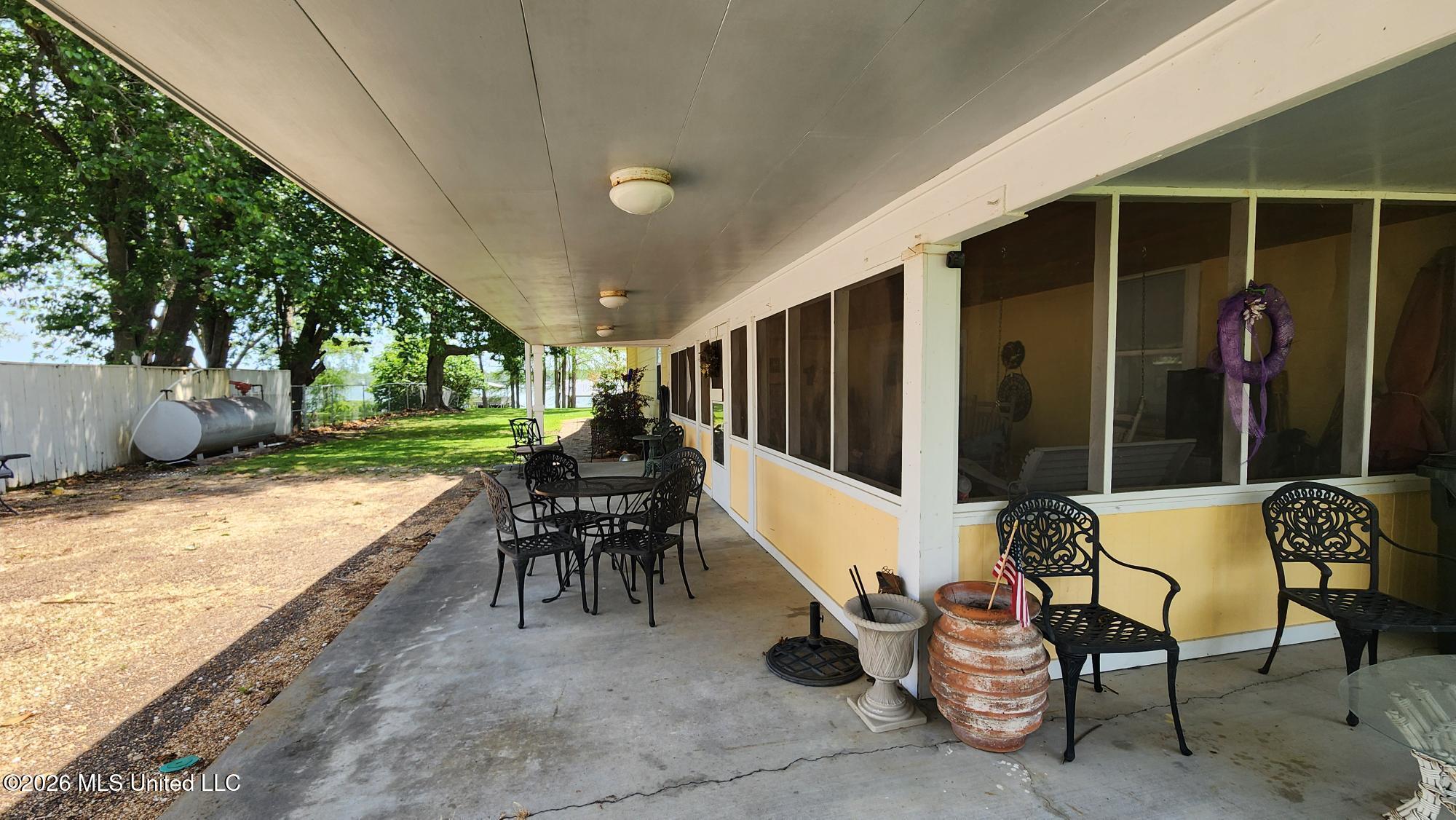 5375 State Rte 568 Ferriday, LA 71334 - Photo 4 of 47 porch