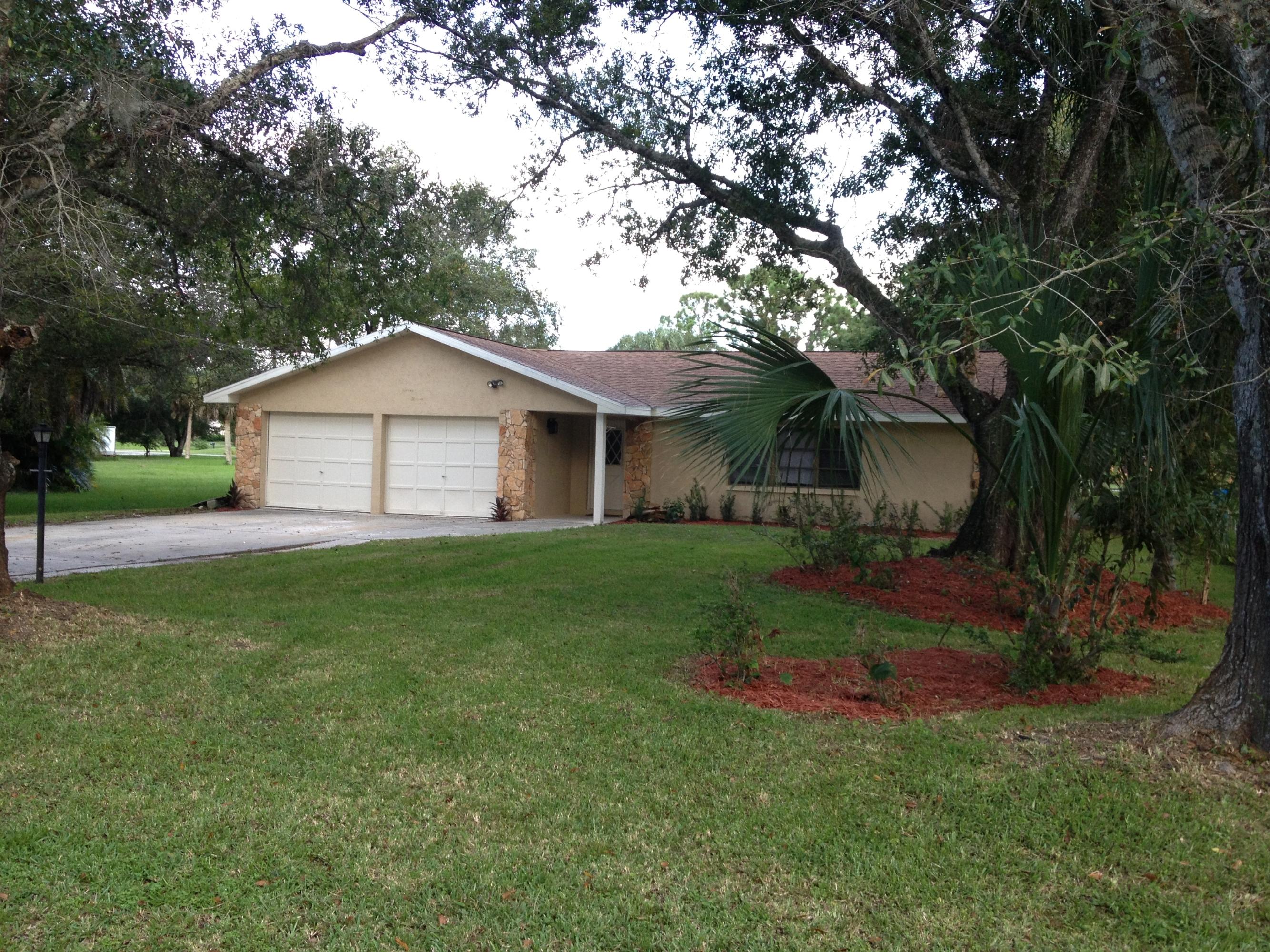 715 Kearney Road Fort Pierce, FL 34982 - Photo 2 of 18 Exterior Front