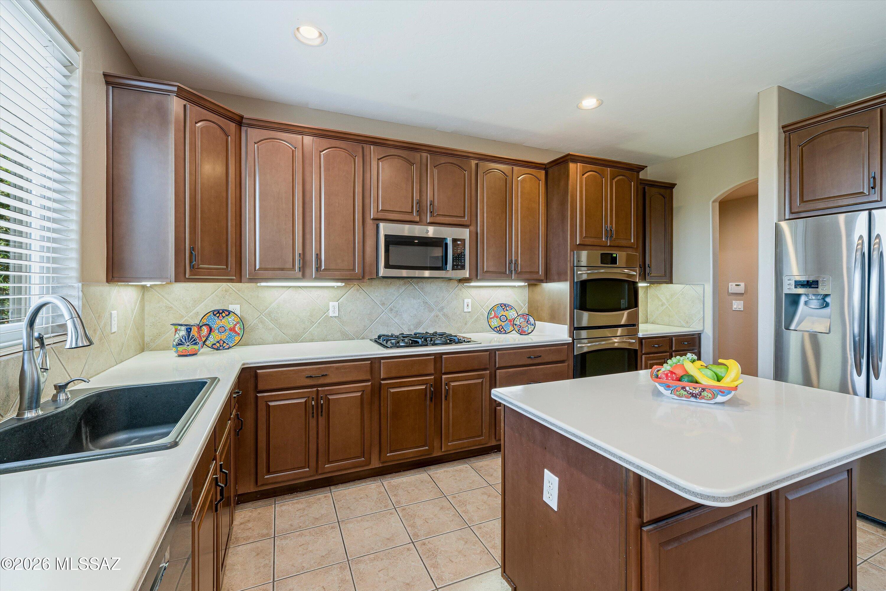 7452 East Ridge Point Road Tucson, AZ 85750 - Photo 12 of 42 Kitchen Area