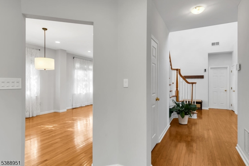22 Honeyman Road Bernards, NJ 07920 - Photo 15 of 49