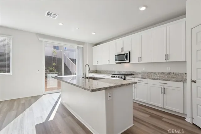 $662,000 | 19508 Hanging Rock Road, Lake Elsinore, CA 92532