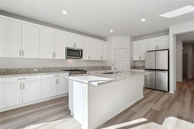 $662,000 | 19508 Hanging Rock Road, Lake Elsinore, CA 92532