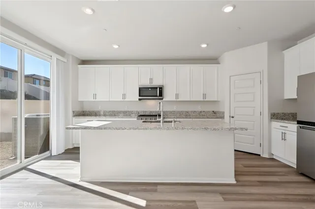 $662,000 | 19508 Hanging Rock Road, Lake Elsinore, CA 92532