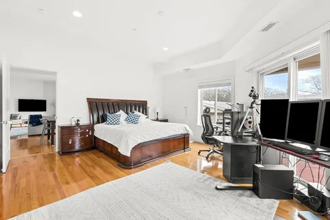 $1,199,000 | 310 Hammond Pond Parkway, Unit 301, Brookline, MA 02467