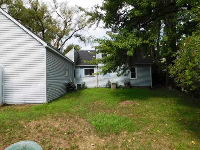 113 Bay Road Fox Lake, IL 60020 - Photo 3 of 16