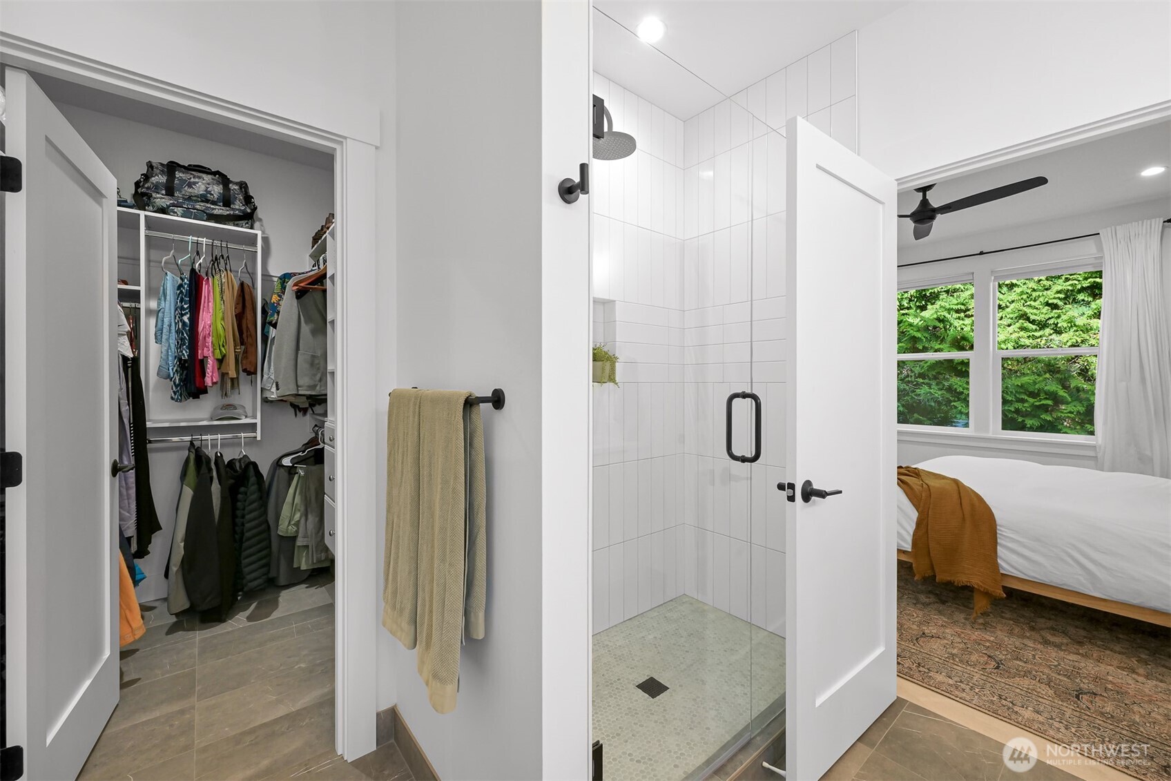 5440 Tanager Road Blaine, WA 98230 - Photo 24 of 40 a en suite bathroom with a shower