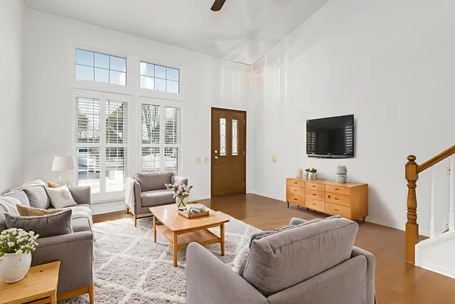 $400,000 | 523 Orleans Avenue, Naperville, IL 60565