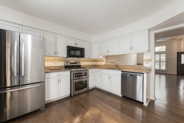 $400,000 | 523 Orleans Avenue, Naperville, IL 60565