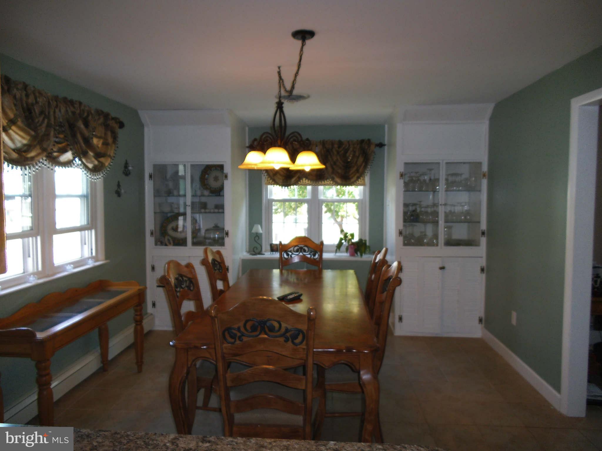 8486 Byrd Road Pasadena, MD 21122 - Photo 12 of 25 Dining Room