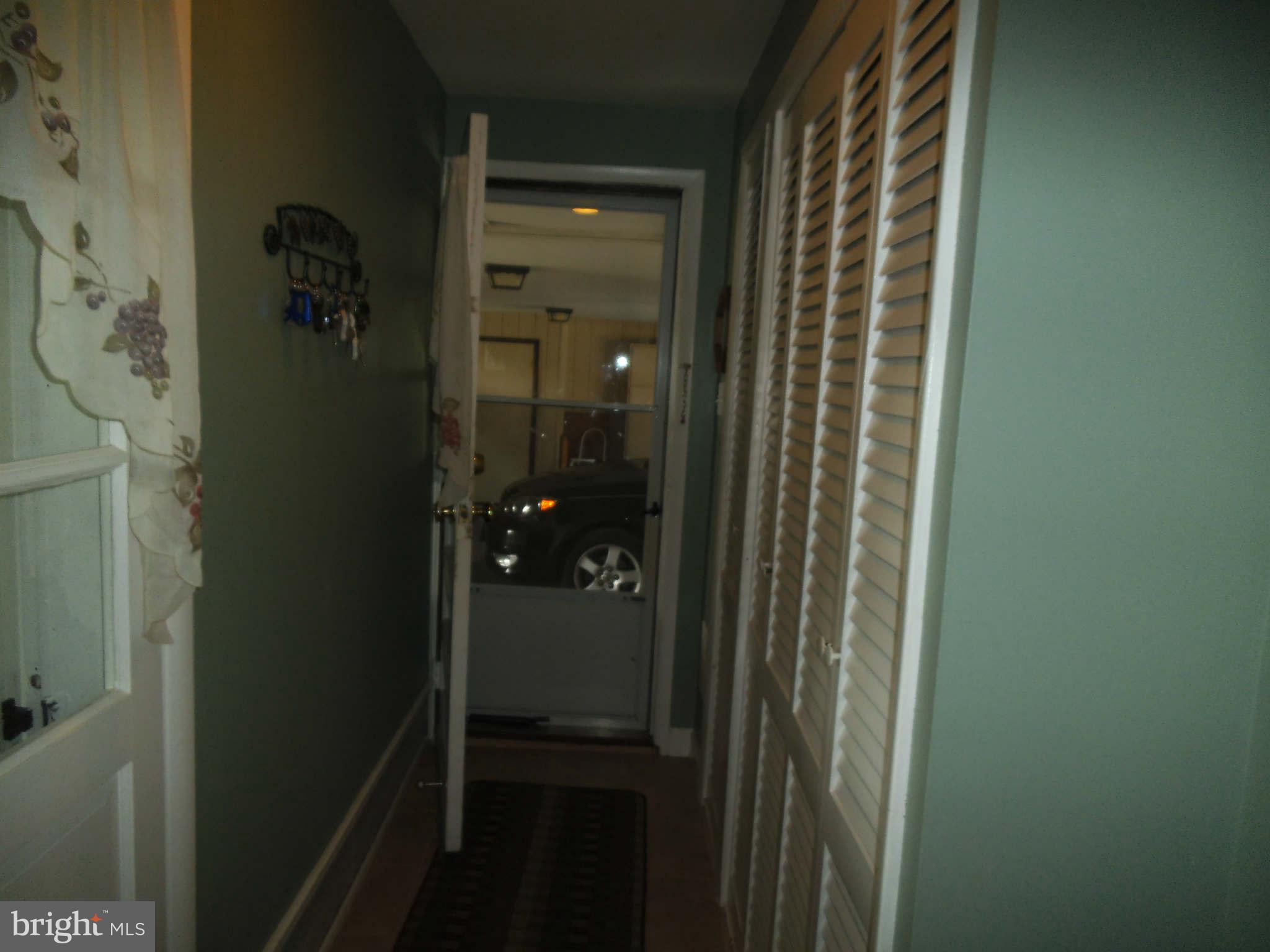 8486 Byrd Road Pasadena, MD 21122 - Photo 10 of 25 Interior (General)