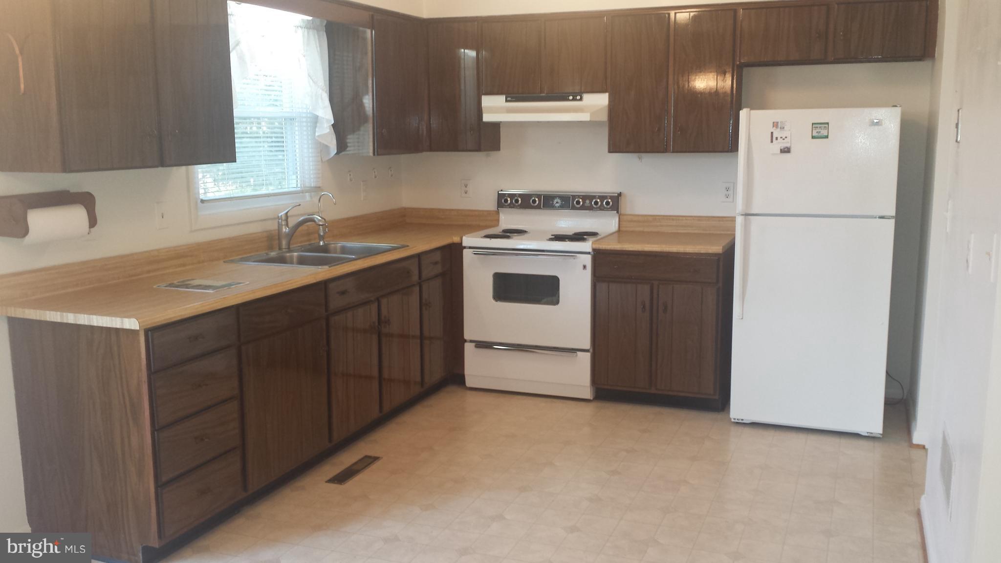 2428 Raintree Avenue Westminster, MD 21157 - Photo 2 of 29 Kitchen