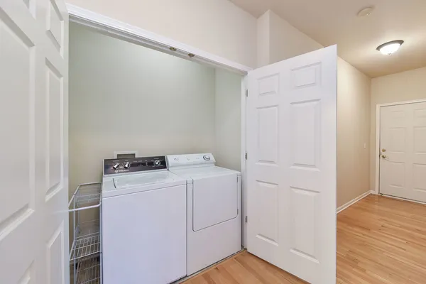 $4,000 | 4N382 Mark Twain Street, St. Charles, IL 60175