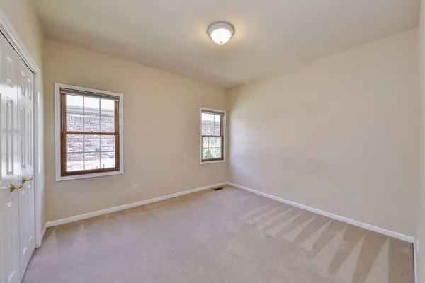 $4,000 | 4N382 Mark Twain Street, St. Charles, IL 60175