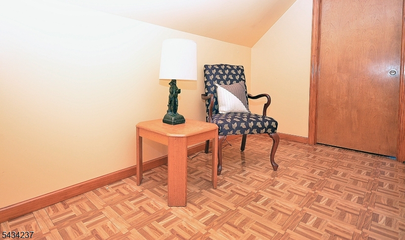 2463 Dorchester Road Union, NJ 07083 - Photo 17 of 33