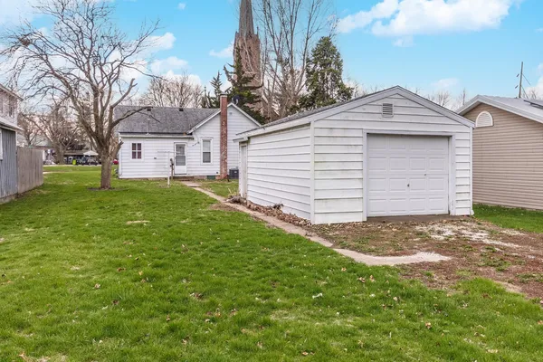 $74,900 | 214 West Owsley Street, Chenoa, IL 61726