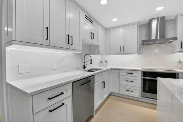 $1,325,000 | 3400 South Ocean Boulevard, Unit 10M, Highland Beach, FL 33487