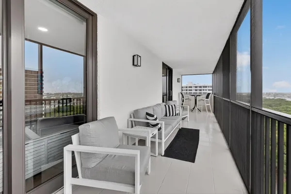 $1,325,000 | 3400 South Ocean Boulevard, Unit 10M, Highland Beach, FL 33487