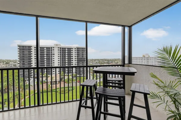 $1,325,000 | 3400 South Ocean Boulevard, Unit 10M, Highland Beach, FL 33487