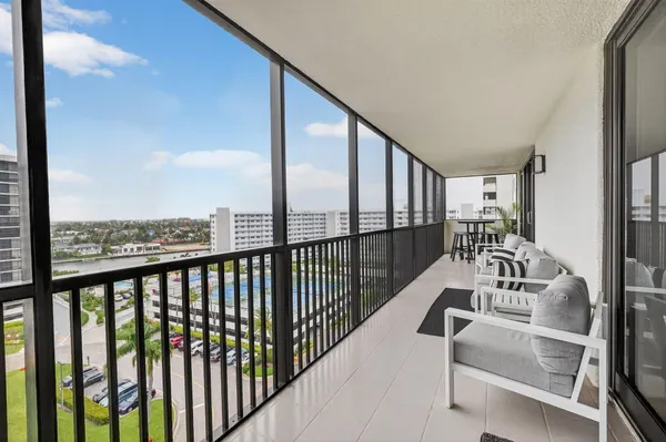 $1,325,000 | 3400 South Ocean Boulevard, Unit 10M, Highland Beach, FL 33487