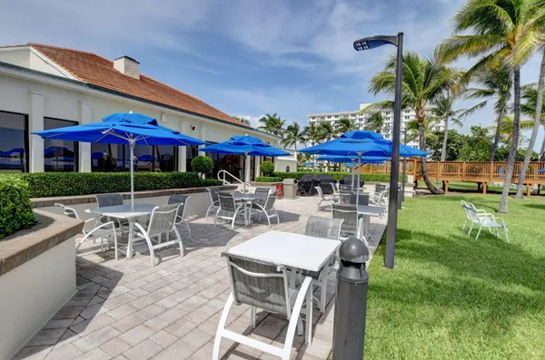 $1,325,000 | 3400 South Ocean Boulevard, Unit 10M, Highland Beach, FL 33487