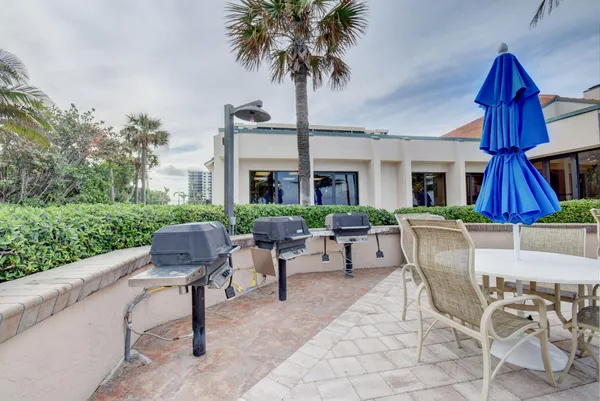 $1,325,000 | 3400 South Ocean Boulevard, Unit 10M, Highland Beach, FL 33487