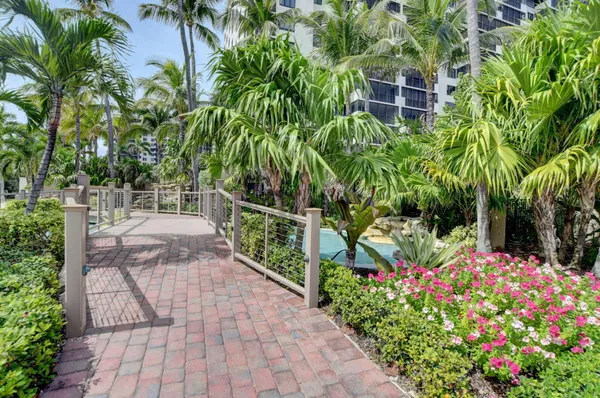 $1,325,000 | 3400 South Ocean Boulevard, Unit 10M, Highland Beach, FL 33487