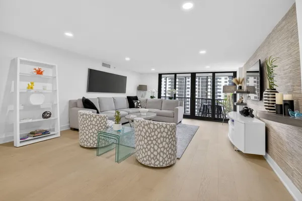 $1,325,000 | 3400 South Ocean Boulevard, Unit 10M, Highland Beach, FL 33487