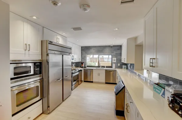 $1,325,000 | 3400 South Ocean Boulevard, Unit 10M, Highland Beach, FL 33487