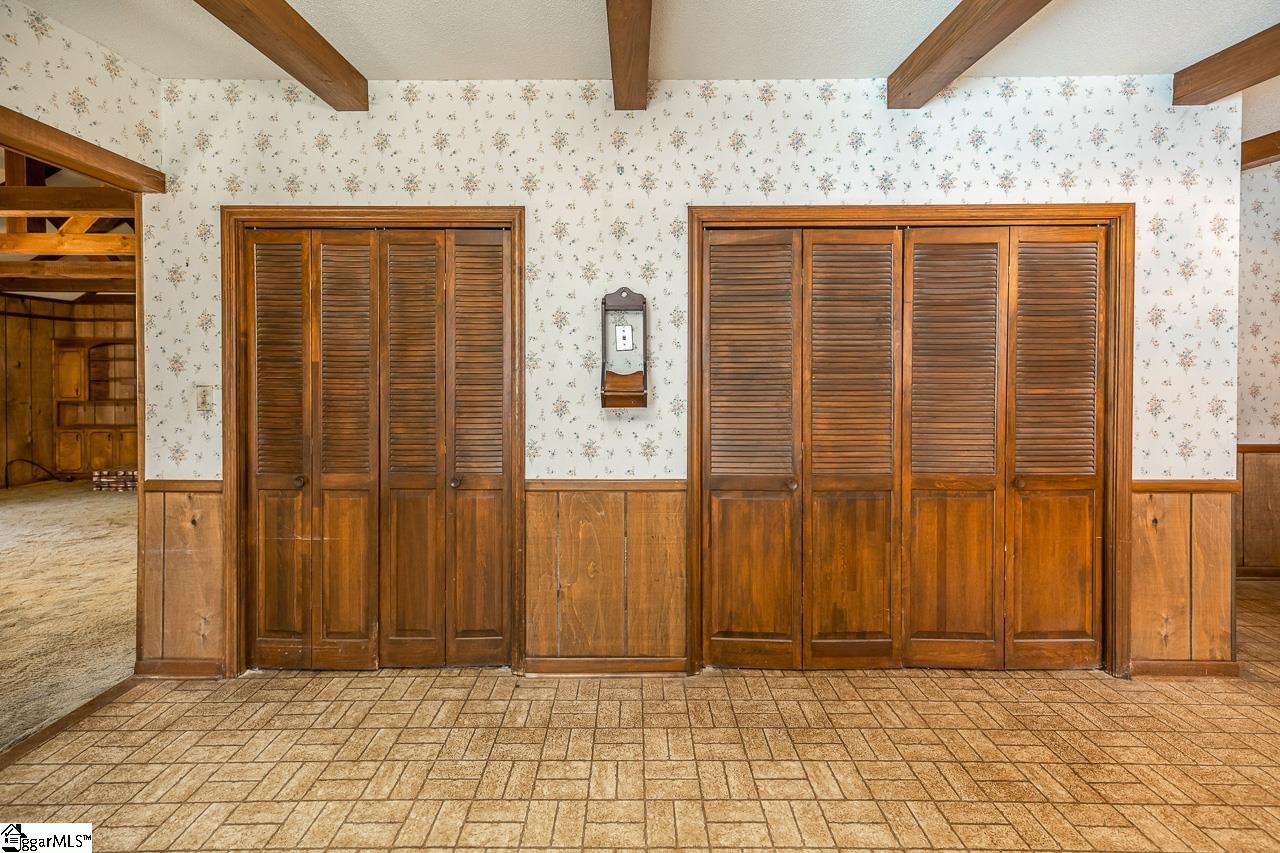 410 West Road Roebuck, SC 29376 - Photo 8 of 25