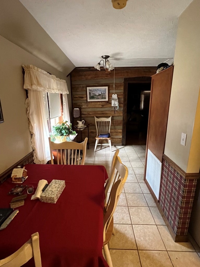 2105 Davis Knob Road Galax, VA 24333 - Photo 10 of 17 Gallery Image 10