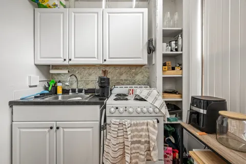 $4,895,000 | 1505-1507 North Dearborn Parkway, Chicago, IL 60610