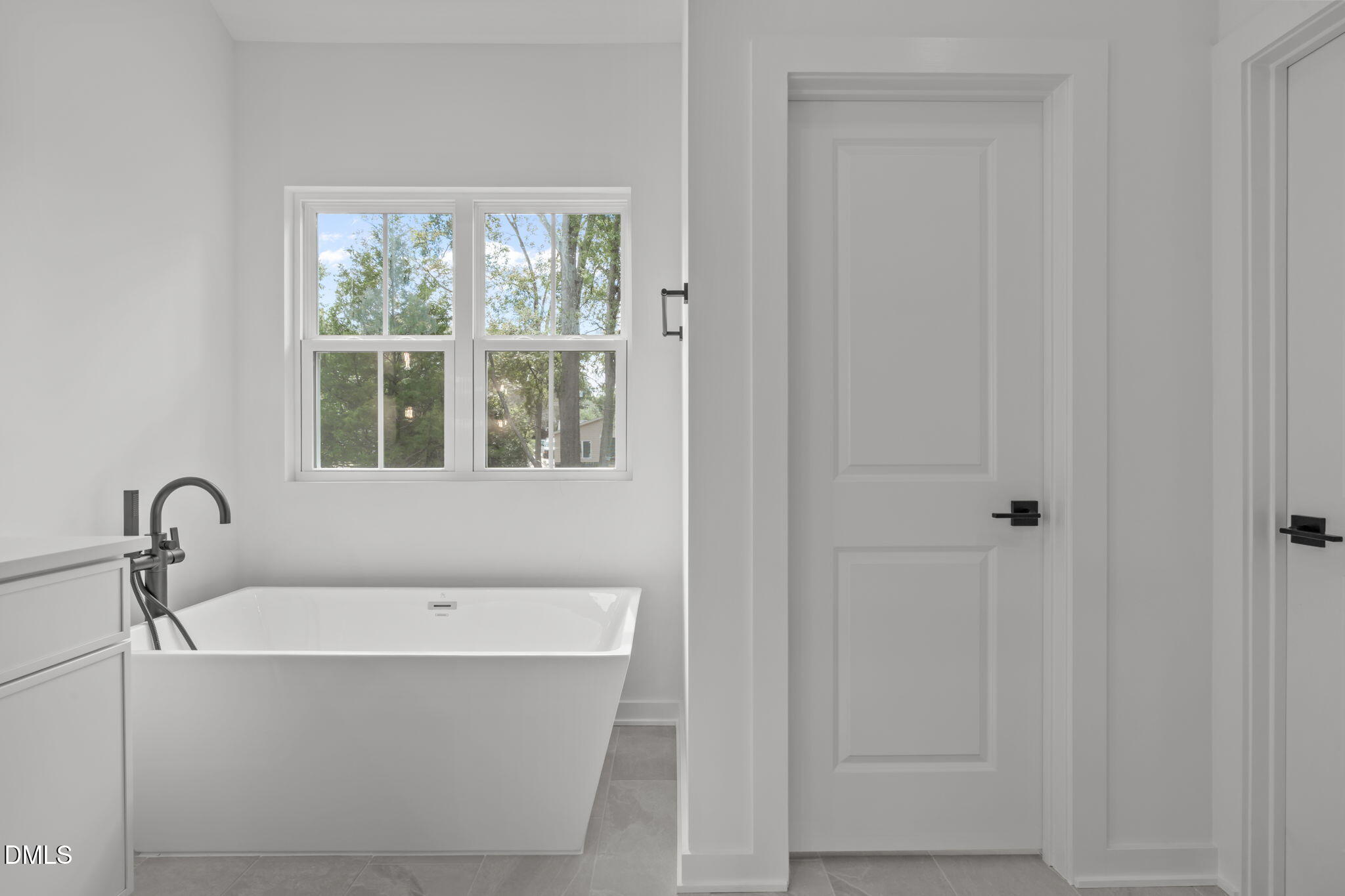 2318 Glascock Street Raleigh, NC 27610 - Photo 25 of 52 Primary Spa Tub