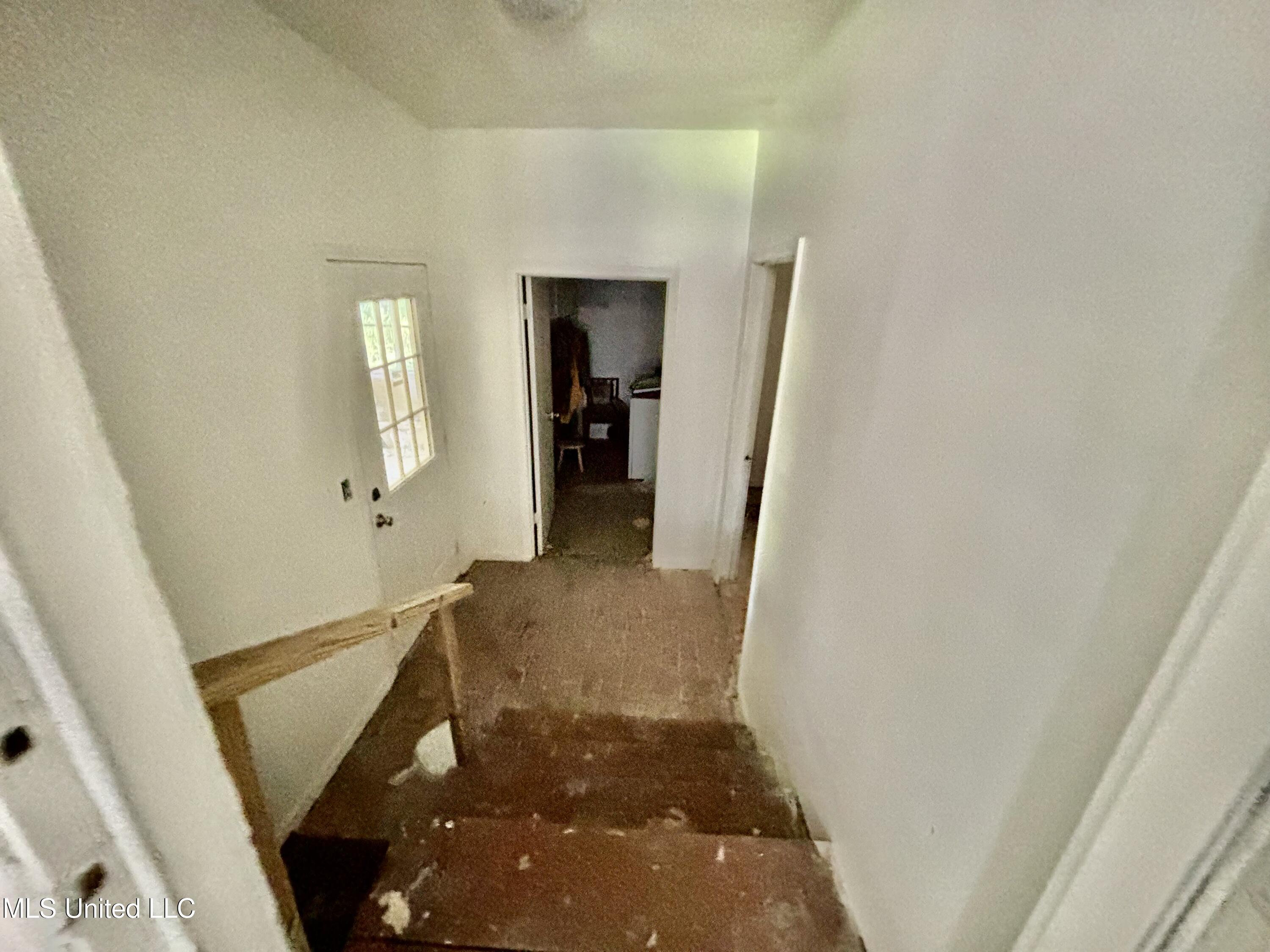 812 Union Street Gloster, MS 39638 - Photo 8 of 16 IMG_8395