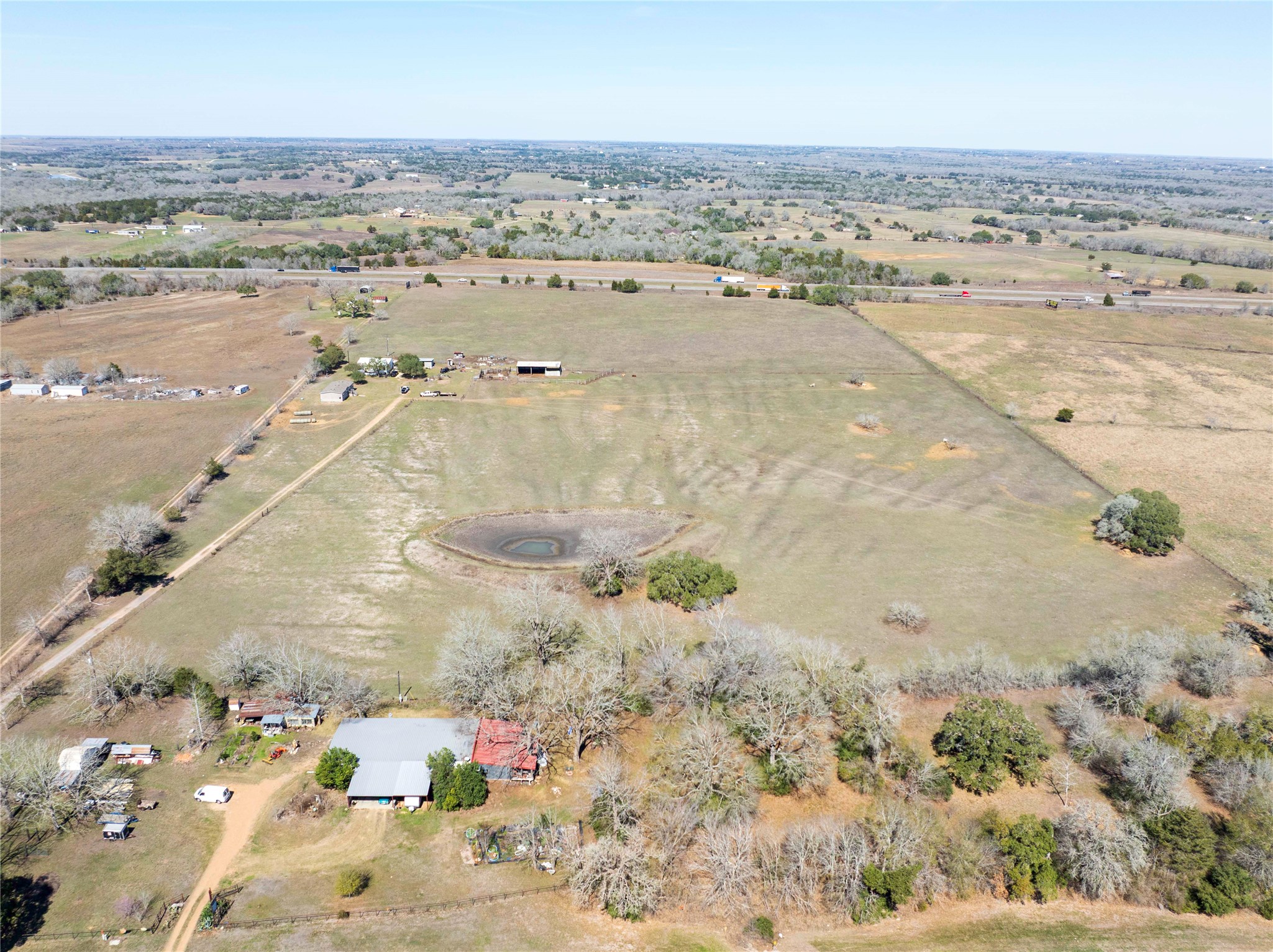 5135 Highway 90 Schulenburg, TX 78956 - Photo 3 of 32 a view of city and ocean
