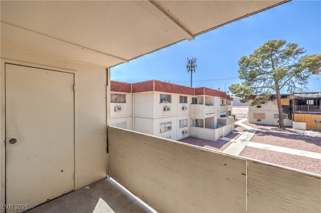 5404 South Swenson Street, Unit 34 Las Vegas, NV 89119 - Photo 22 of 28 View of balcony