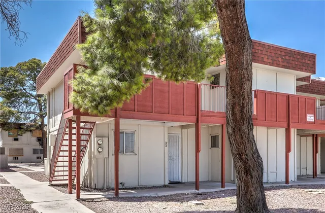 $1,300 | 5404 South Swenson Street, Unit 34, Las Vegas, NV 89119