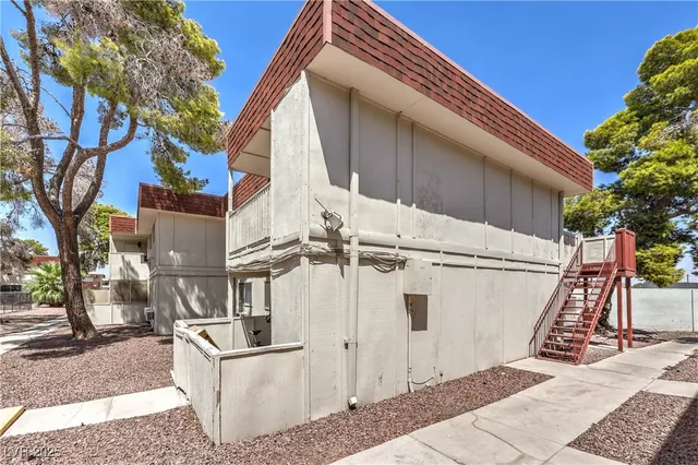 $1,300 | 5404 South Swenson Street, Unit 34, Las Vegas, NV 89119
