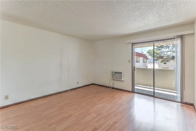 $1,300 | 5404 South Swenson Street, Unit 34, Las Vegas, NV 89119