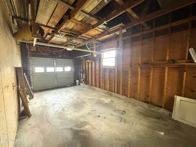 $359,900 | 211 Hancock Road, Pittsfield, MA 01201