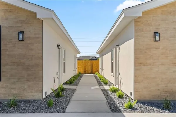 $1,250 | 2108 East San Andrea Street, Unit 34, Edinburg, TX 78542