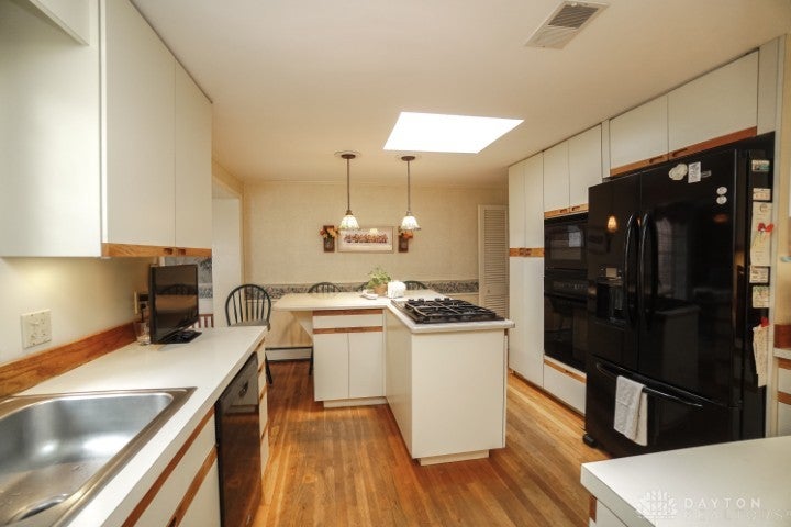 3616 Cooper Road Cincinnati, OH 45241 - Photo 8 of 35 Gallery Image 8