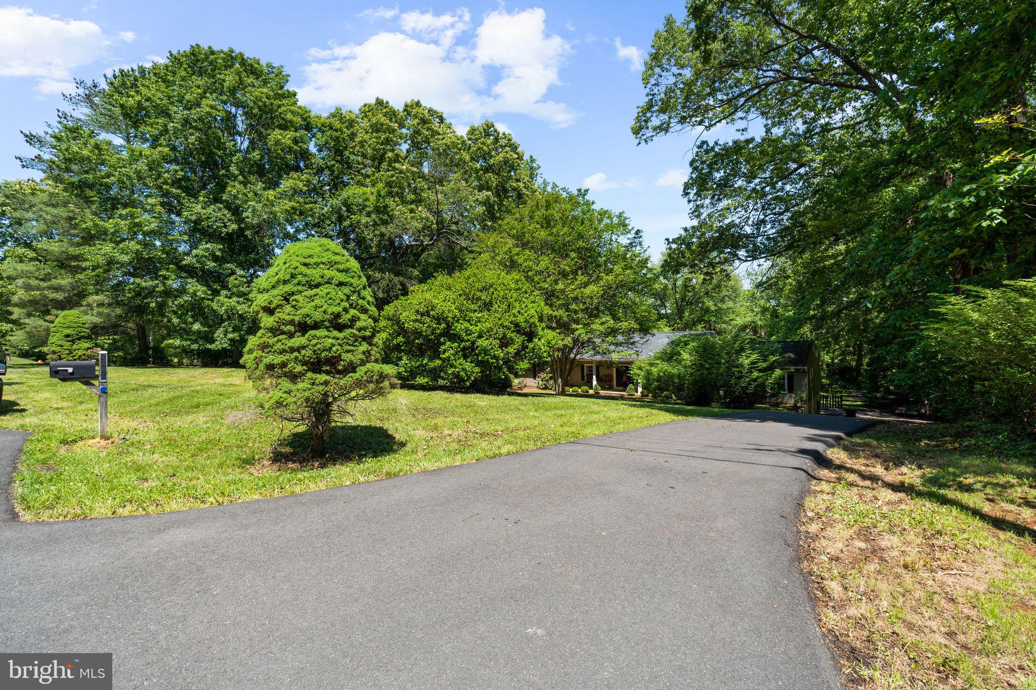 7281 Forrest Road Warrenton, VA 20187 - Photo 2 of 78 Gallery Image 2