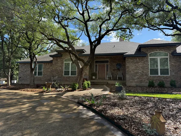 $675,000 | 8530 Fairway Green Drive, Fair Oaks Ranch, TX 78015