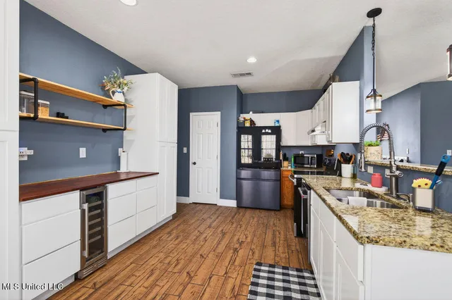 $290,000 | 7081 Thompson Road, Long Beach, MS 39560