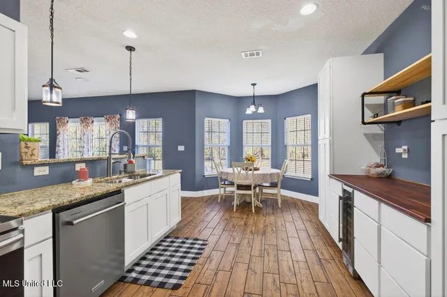 $290,000 | 7081 Thompson Road, Long Beach, MS 39560