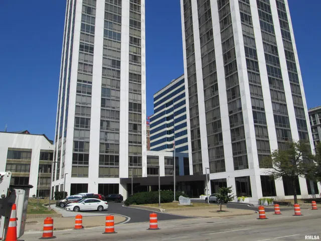 $1,350 | 125 Southwest Jefferson Avenue, Peoria, IL 61602