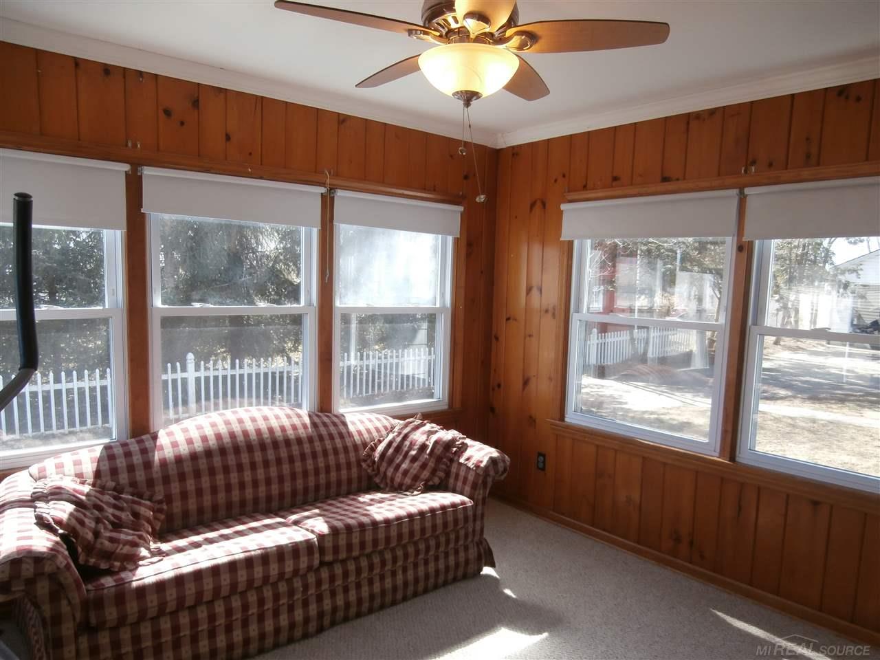 313 Green Street Perry, MI 48872 - Photo 12 of 21 31235616-11.JPG