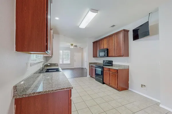 $1,895 | 1901 Prospect Lane, Providence Village, TX 76227