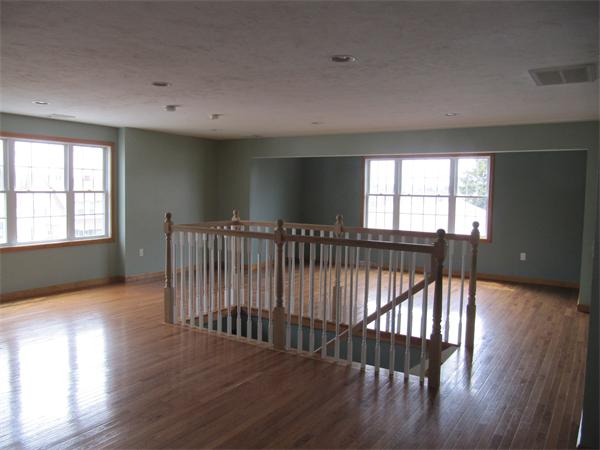 27 Grammont Road Worcester, MA 01607 - Photo 18 of 28 Gallery Image 18