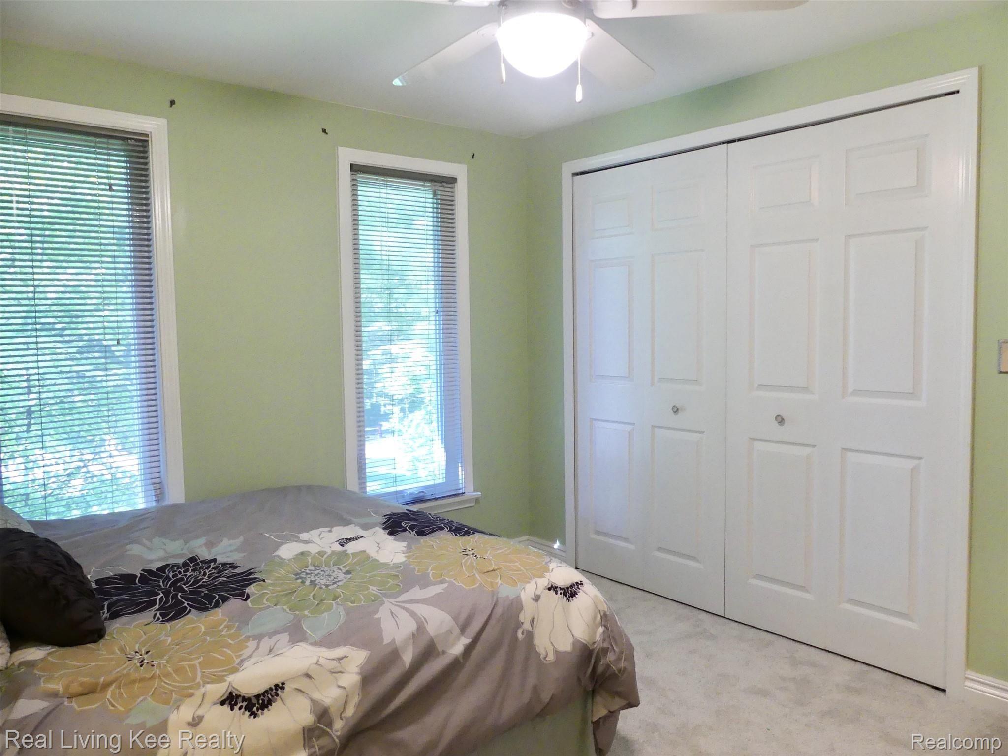 219 Beechview Drive Rochester, MI 48306 - Photo 43 of 64 3rd bedroom